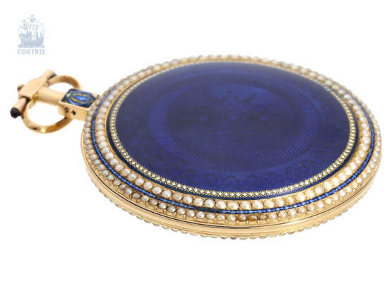 Taschenuhr: exquisite, große und hochfeine Gold/Emaille-Taschenuhr mit Perlenbesatz "Royal Blue", Werk mit Kommahemmung und Zentralsekunde, zugeschrieben Jaquet Droz, für den chinesischen Markt, ca.1790 - photo 6
