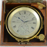 Marinechronometer: feines englisches Marinechronometer, "KELVIN, WHITE & HUTTON, NO. 5584", London ca.1910 - photo 1