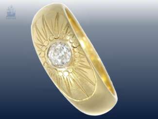 Ring: schwerer und massiver alter Goldschmiedering mit Altschliffdiamant von ca. 0,5ct