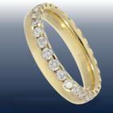 Ring: moderner, sehr hochwertiger Brillant-Goldschmiedering mit ausgesucht feinen Brillanten, zusammen 1,04ct River E/lupenrein - Foto 1