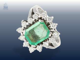 Ring: hochwertiger und äußerst dekorativer vintage Smaragd/Brillant-Goldschmiedering