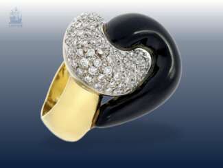 Ring: äußerst dekorativer und außergewöhnlicher Onyx/Brillant Designer-Goldschmiedering, Handarbeit, 18K Gold