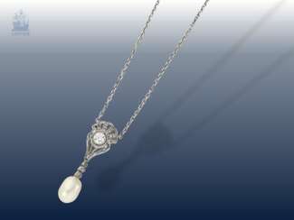 Kette/Collier: feine Ankerkette mit antikem Diamant/Perlen-Goldschmiedeanhänger