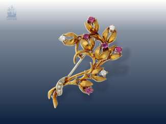 Brosche/NadeLänge: dekorative Blütenbrosche, mit kleinen Rubinen und Brillanten besetzt, vintage Goldschmiedearbeit