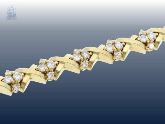 ArmbanDurchmesser: vintage Diamant-Armband mit reichhaltigem Brillantbesatz von ca. 2,8ct, solide Handarbeit aus 18K Gold - photo 1
