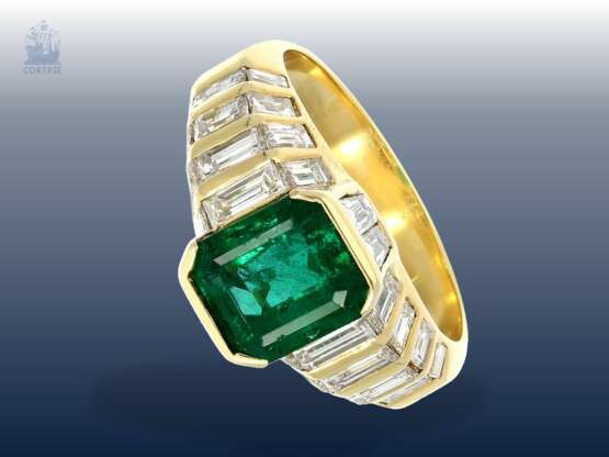 Ring: sehr wertvoller, sehr dekorativer und moderner Smaragd/Diamant-Damenring, Handarbeit, ca. 1,8ct Diamanten - photo 1