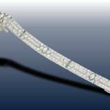 ArmbanDurchmesser: ausgefallenes, hochwertig gearbeitetes und äußerst dekoratives antikes Smaragd/Diamant-Goldschmiedearmband aus Platin, ca. 4,7ct Diamanten - photo 2
