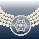 Kette/Collier: mehrreihige, äußerst feine Perlenkette mit seltenem, antiken und reichlich mit Diamanten besetzten Mittelteil, ca. 2,25ct Diamanten - Foto 1