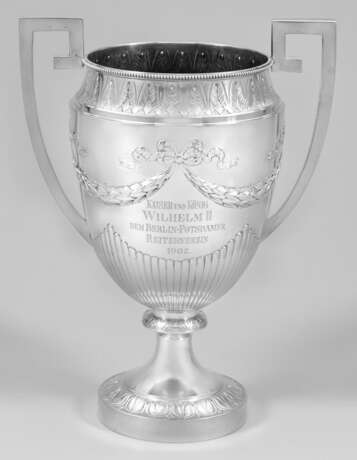 Großer Ehrenpokal im Empirestil - photo 1