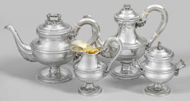 Dekoratives Kaffee- und Teeservice im Empirestil