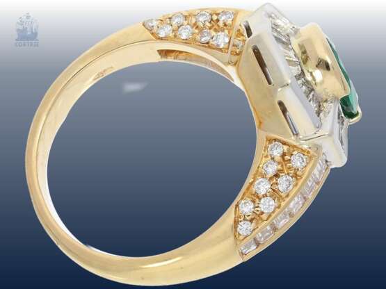 Ring: wertvoller und moderner Smaragd/Diamant-Goldschmiedering, neuwertig aus Juweliers-Nachlass, NP 11800,-€ - photo 2