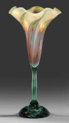 Ziervase in Blüten- oder Pokalform von Louis Comfort Tiffany