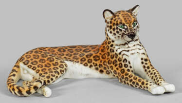 Jugendstil-Tierfigur "Liegender Leopard"