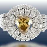 Ring: ausgesprochen schöner und wertvoller Diamant-Goldschmiedering aus der Zeit des Art déco mit großem, intensiv gelb-orangen Fancy-Diamant - photo 1