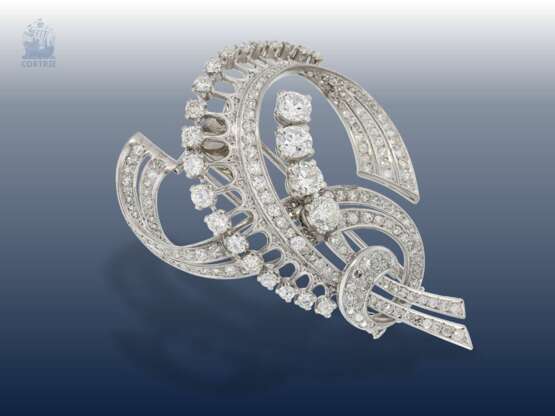 Brosche/Nadel: reich besetzte, ausgesprochen dekorative und sehr wertvolle Diamant-Schleifenbrosche, ca. 4,8ct, Handarbeit, 18K Weißgold - Foto 1