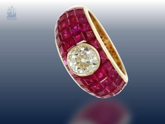 Ring: äußerst hochwertige Goldschmiedearbeit mit großem Altschliffdiamanten von ca. 1,5ct sowie feinsten Rubinen, Handarbeit in 18K Gold - фото 1
