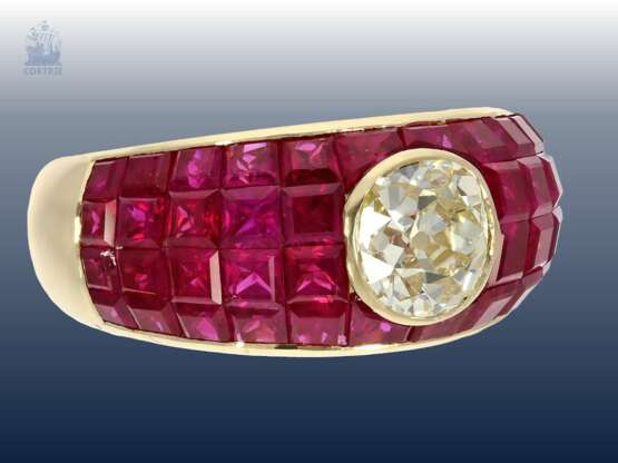 Ring: äußerst hochwertige Goldschmiedearbeit mit großem Altschliffdiamanten von ca. 1,5ct sowie feinsten Rubinen, Handarbeit in 18K Gold - photo 2