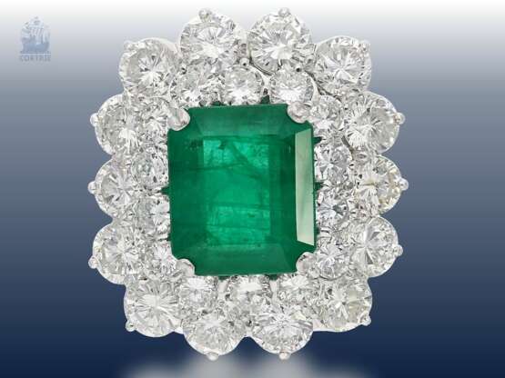 Ring: exklusiver, ehemals sehr teurer Smaragd/Brillant-Goldschmiedering, Einzelanfertigung aus Platin, Smaragd ca. 7,5ct sowie ca. 10ct Brillanten - фото 1