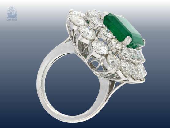 Ring: exklusiver, ehemals sehr teurer Smaragd/Brillant-Goldschmiedering, Einzelanfertigung aus Platin, Smaragd ca. 7,5ct sowie ca. 10ct Brillanten - photo 2