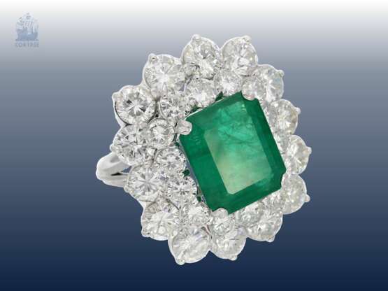 Ring: exklusiver, ehemals sehr teurer Smaragd/Brillant-Goldschmiedering, Einzelanfertigung aus Platin, Smaragd ca. 7,5ct sowie ca. 10ct Brillanten - Foto 3