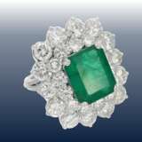 Ring: exklusiver, ehemals sehr teurer Smaragd/Brillant-Goldschmiedering, Einzelanfertigung aus Platin, Smaragd ca. 7,5ct sowie ca. 10ct Brillanten - фото 3