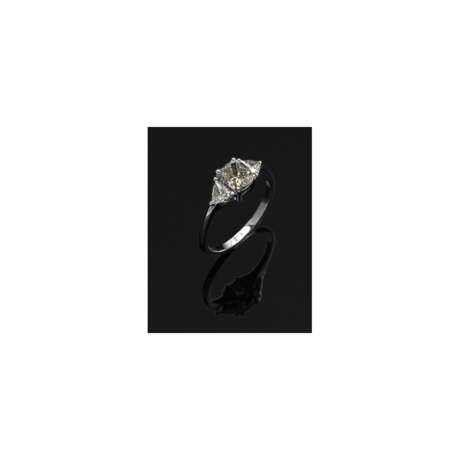 Hochfeiner Diamantsolitär-Ring - photo 1