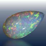 Opal: außergewöhnlich schöner und großer Opal in Tropfenform und mit tollem Farbspiel, 36,8ct - Foto 1