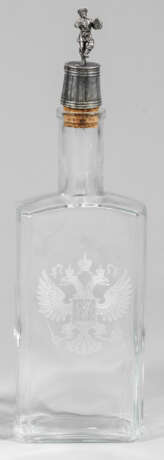 Wodkaflasche mit figürlichem Sturzbecher - photo 1