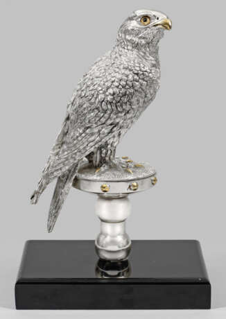 Skulptur eines Falken - Foto 1