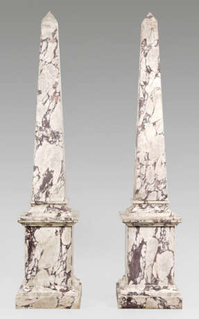 Paar monumentale Obelisken auf Postamentsockeln - photo 1