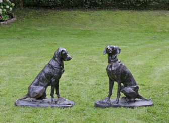 Paar Jagdhunde als Parkskulpturen