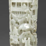 A WELL-CARVED PALE GREENISH-WHITE AND SPINACH-GREEN JADE INCENSE HOLDER AND COVER - photo 4