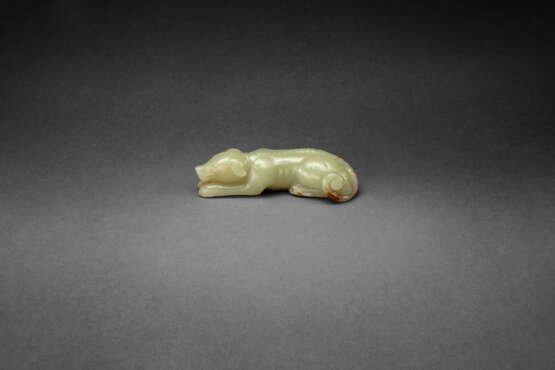 AN EXCEPTIONAL YELLOW JADE FIGURE OF A RECUMBENT HOUND - фото 1