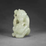 A SUPERB WHITE JADE CARVING OF TWO MONKEYS - photo 1