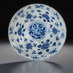 A VERY RARE BLUE AND WHITE MING-STYLE HEXAFOIL BOWL
