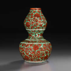 A RARE IRON-RED-ENAMELED AND GREEN-GLAZED DOUBLE-GOURD VASE
