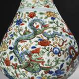 AN EXCEPTIONAL PAIR OF LARGE WUCAI `GARLIC-MOUTH` VASES - photo 3