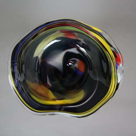 Fußvase - 20. Jh., farbloses Glas mit Farbeinschmelzungen, auf - Foto 8