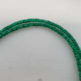 Zweireihige Smaragdkette mit Rubinschließe - facettierte Smarag - photo 5