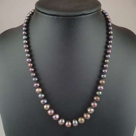 Perlenkette - leicht barocke Perlen mit changierendem Lüster in - фото 1