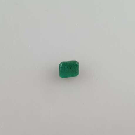 Loser Smaragd von 3,10 ct.- intensives Grün, Smaragdschliff, un - photo 3
