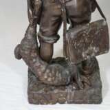 Große Bronzefigur “Junger Jäger mit Beute” - Bronzeskulptur mit - photo 8