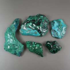 Konvolut Mineralien - 5-tlg, Malachit / Chrysokoll/ Marmor, sch