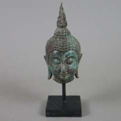 Buddhakopf im Sukhothai-Stil - Thailand, Bronzelegierung mit gr
