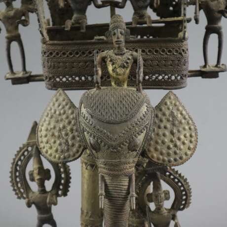 Mehrteilige Bronzefigur eines Elefanten mit Howdah - Indien, 19 - фото 3