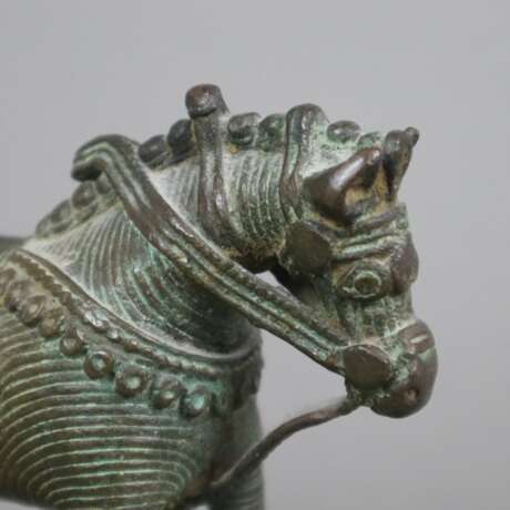 Bronzepferd - Indien, Bastar-Region, 19. Jh., Bronze, altpatini - Foto 3