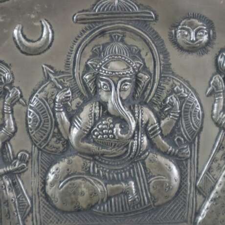 Reliefplakette mit Ganesha - Indien, getriebenes Silberblech, d - photo 4