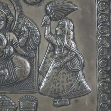 Reliefplakette mit Ganesha - Indien, getriebenes Silberblech, d - фото 6