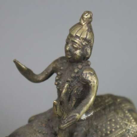 Schweres Tempelspielzeug - Indien 19./20. Jh., Gelbbronze / Eis - фото 2