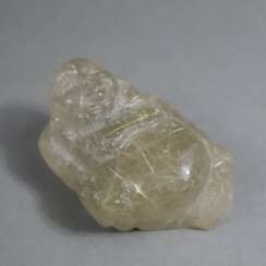 Kleine Budai-Figur aus Bergkristall - China, 3 x 6 cm, Gewicht